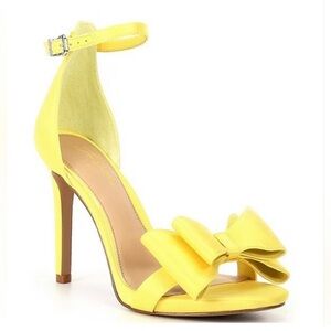 Yellow bow heels